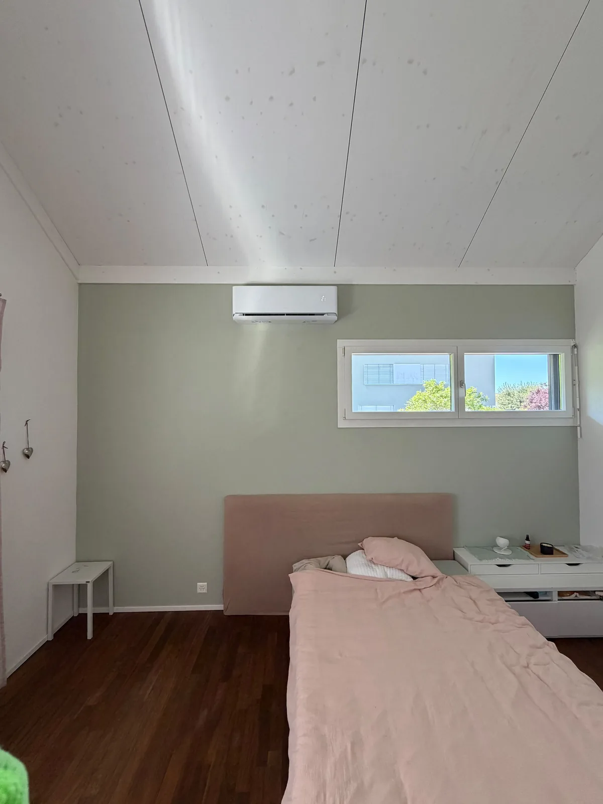 Wandklimagerät in einem Schlafzimmer